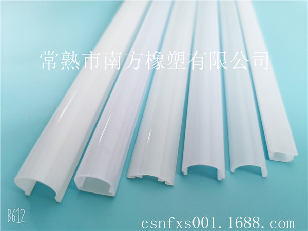 PC灯罩异型材挤出