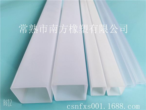 PC灯罩异型材挤出